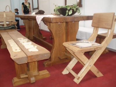 Vrtna garnitura od slavonskog masivnog drveta