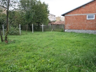 Dvorište Knjižnice u kojemu će uskoro podići plastenik