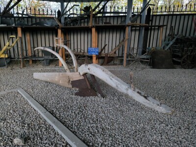 Kod Marinka na imanju od igle do lokomotive