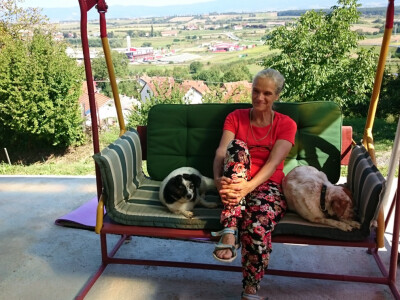 Opuštanje na terasi uz žubor vode i šarene ribe