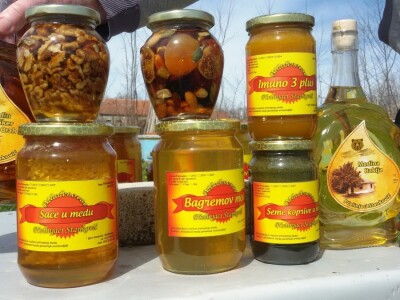 Koje voće najbolje ide uz med? Koje voće najbolje ide uz med?