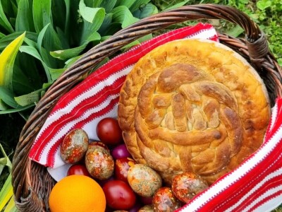 Kokoši Emine Benije Šomođi nose jaja različitih boja