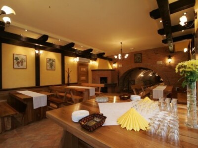 Vino posluženo u pravom ambijentu