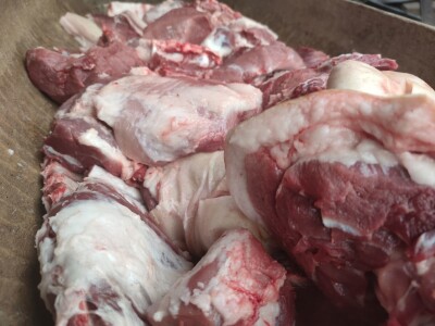 Kolinje 2021. (svinjske polovice, kobasice, čvarci, meso, mast)