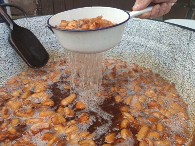 Kolinje 2021. (svinjske polovice, kobasice, čvarci, meso, mast)