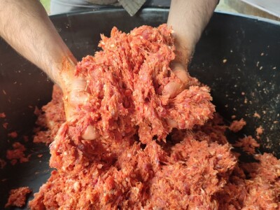 Kolinje 2021. (svinjske polovice, kobasice, čvarci, meso, mast)