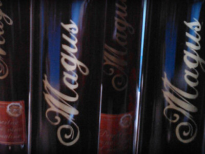 Magnus, vina od višnje i maline