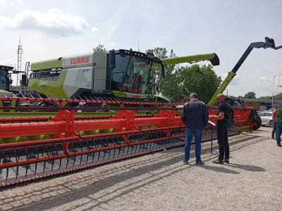 Kombajn Claas lexion -  najveća mašina na Poljoprivrednom sajmu