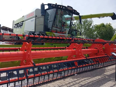 Kombajn Claas lexion -  najveća mašina na Poljoprivrednom sajmu