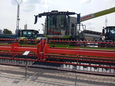 Kombajn Claas lexion -  najveća mašina na Poljoprivrednom sajmu