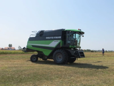 Kombajn: DEUTZ FAHR C6205 T4f