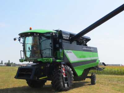 Kombajn: DEUTZ FAHR C6205 T4f Kombajn: DEUTZ FAHR C6205 T4f