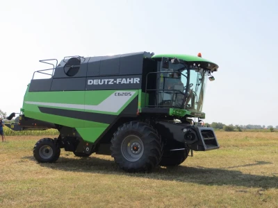 Kombajn: DEUTZ FAHR C6205 T4f