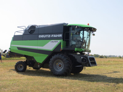 Kombajn: DEUTZ FAHR C6205 T4f Kombajn: DEUTZ FAHR C6205 T4f