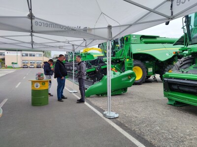 Kombajn kamp u Novocommerce Internationalu