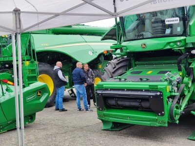 Kombajn kamp u Novocommerce Internationalu