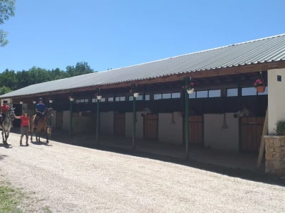 Konjički klub "Stina" vode tri sestre