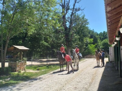 Konjički klub "Stina" vode tri sestre