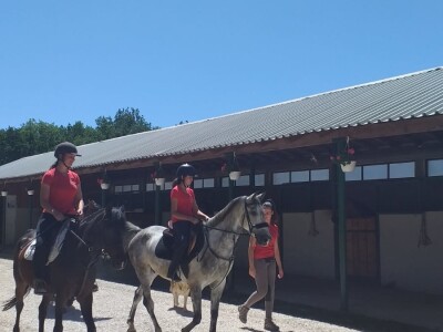 Konjički klub "Stina" vode tri sestre