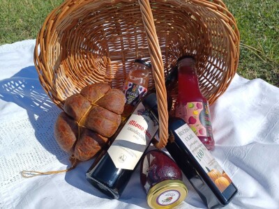 Košarice sa slavonskim delicijama