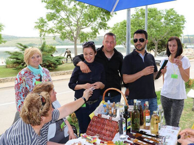 Oko njihovih štandova s kometikom uvijek je gužva Oko njihovih štandova s kometikom uvijek je gužva