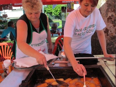 Simbolički početak sezone vađenje krumpira