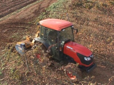 Traktor Kubota M Narrow