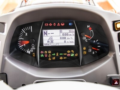 Kubota nova serija M6002 traktora