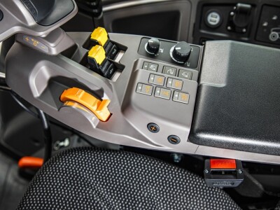 Kubota nova serija M6002 traktora