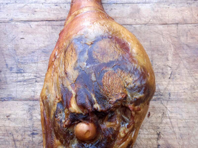 Kuhanje Uskrsne šunke u obitelji Živić iz Sikirevaca