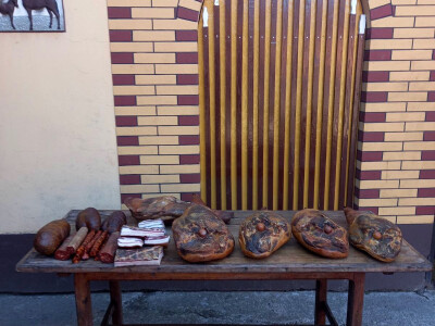 Kuhanje Uskrsne šunke u obitelji Živić iz Sikirevaca