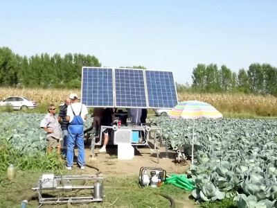 Mobilni robotizovani solarni elektrogenerator Mobilni robotizovani solarni elektrogenerator