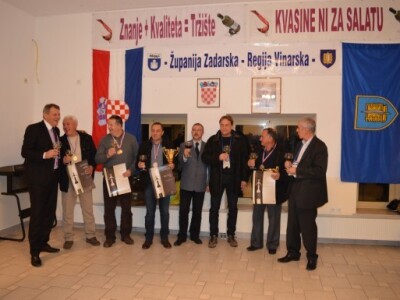 Kvasine ni za ljutu potrebu - U šampionski uspjeh pretočena je sinergija vinara i javnog sektora Kvasine ni za ljutu potrebu - U šampionski uspjeh pretočena je sinergija vinara i javnog sektora