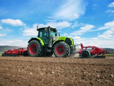 Traktor Claas ARION 600