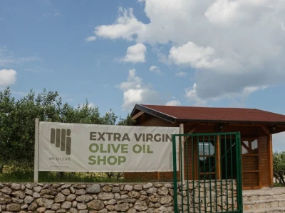 LJUBAV ŽIVI VJEČNO: Potraga za nagrađenim uljem koje je Slavonac u Bolu posvetio pokojnoj ženi