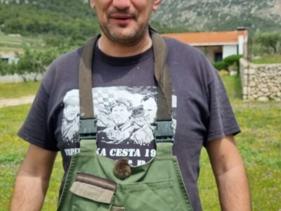 LJUBAV ŽIVI VJEČNO: Potraga za nagrađenim uljem koje je Slavonac u Bolu posvetio pokojnoj ženi