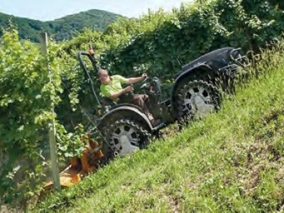 Traktor Antonio Carraro Mach 4