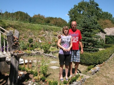 Supružnici Majda i Vedran na imanju svog OPG