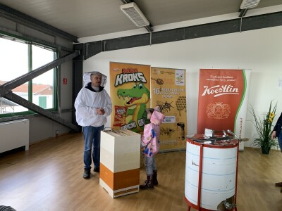 Mala škola pčelarstva