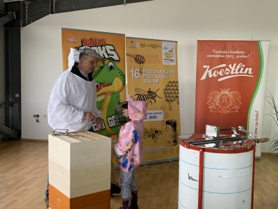 Mala škola pčelarstva