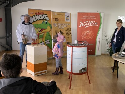 Mala škola pčelarstva