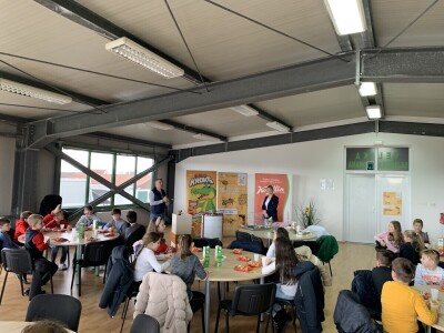 Mala škola pčelarstva