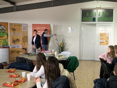 Mala škola pčelarstva