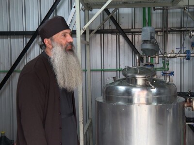 Manastirska šampionska rakija iz Dervente stigla na sve kontinete Manastirska šampionska rakija iz Dervente stigla na sve kontinete