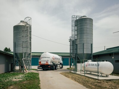 Marijan Škvorc iz Dragoslavec Brega za grijanje farme pilića koristi – ukapljeni naftni plin