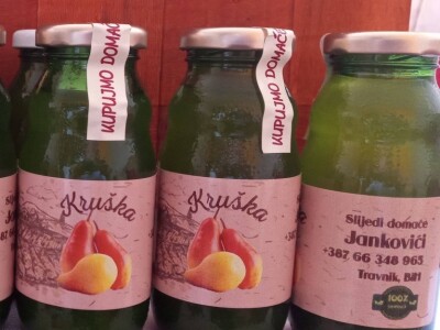 Marko i Dragana Janković: Osim domaćih sokova i džemova, vršimo i usluge cijeđenja voća, te održavanja voćnjaka