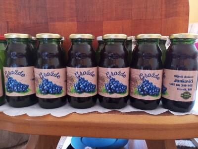 Marko i Dragana Janković: Osim domaćih sokova i džemova, vršimo i usluge cijeđenja voća, te održavanja voćnjaka