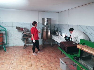 Marko i Dragana Janković: Osim domaćih sokova i džemova, vršimo i usluge cijeđenja voća, te održavanja voćnjaka