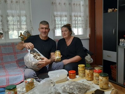 Marko i Jasmina započeli preradu vrganja, foto: M. Lazarević