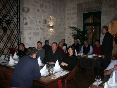 MAŠKOVIĆA HAN - Dunja i Ante Gotovina preuzeli zlatna  odličja za svoje maslinovo ulje MAŠKOVIĆA HAN - Dunja i Ante Gotovina preuzeli zlatna  odličja za svoje maslinovo ulje